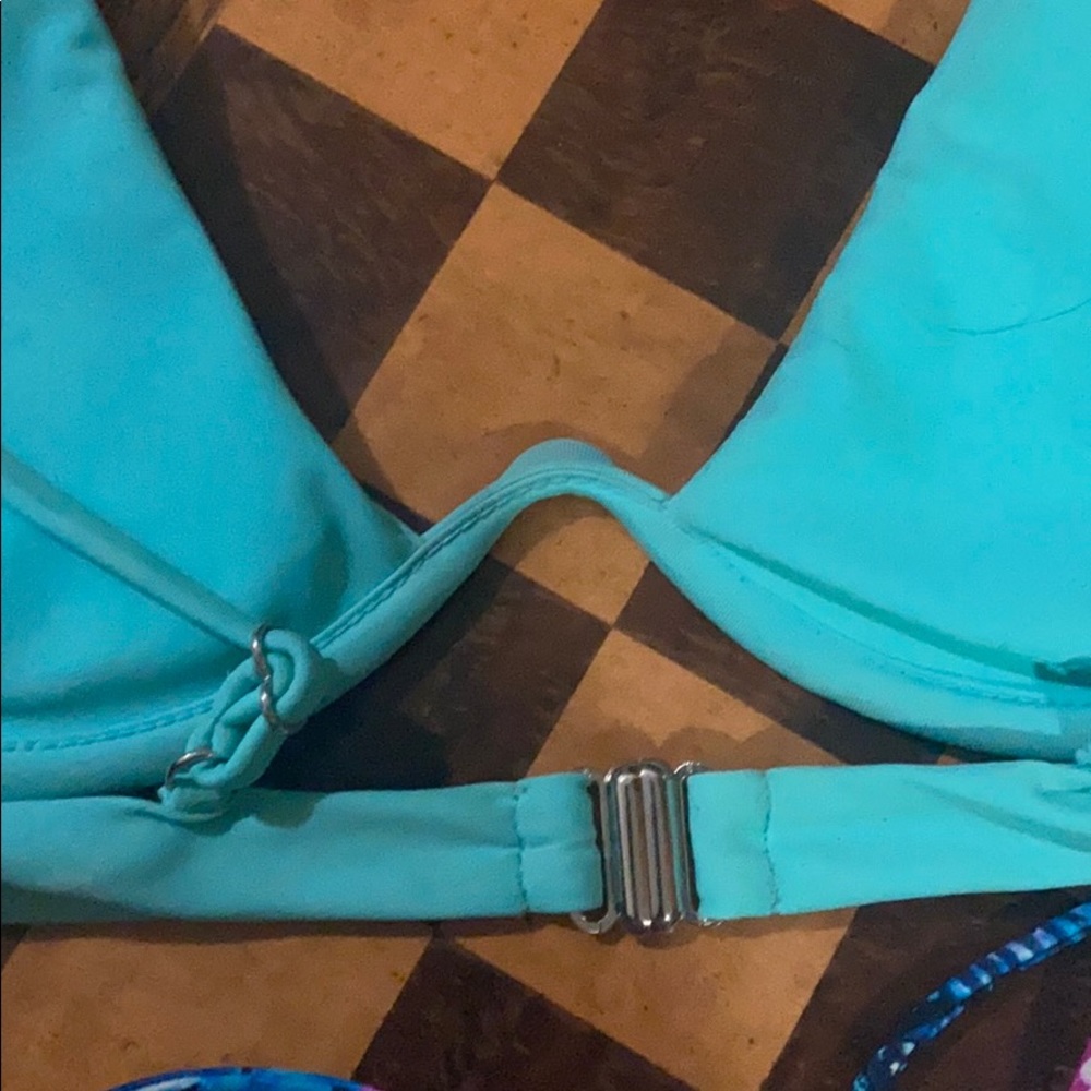 Bikini - Picture 4 of 4